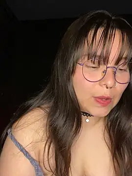 Snapshot of Solo_yoss chatting on November 12, 6:25 am Solo yoss online show from November 12, 6:25 am