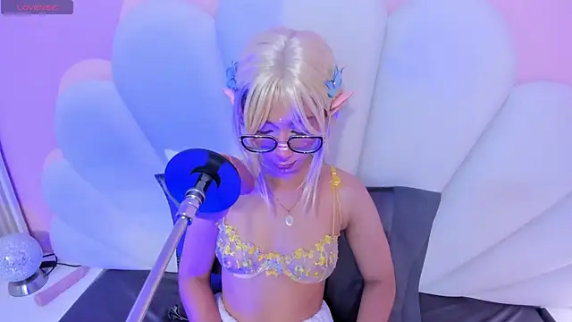 Snapshot of linda_sofi__ chatting on March 18, 7:42 pm linda sofi online show from March 18, 7:42 pm