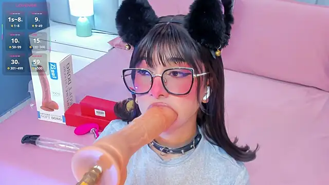 Snapshot of linda_sofi__ chatting on May 13, 8:16 pm linda sofi online show from May 13, 8:16 pm