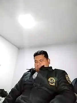 Snapshot of oscarshow24 chatting on March 3, 1:10 am oscarshow24 online show from March 3, 1:10 am