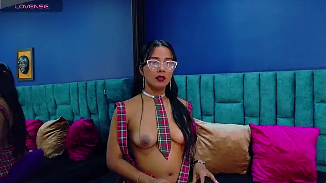 Snapshot of MariamLaraa chatting on February 28, 2:20 pm MariamLaraa online show from February 28, 2:20 pm