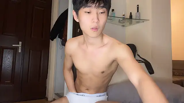 Snapshot of Brian_Stars chatting on December 15, 9:52 pm Brian Stars online show from December 15, 9:52 pm