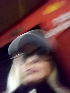 CandieGilson   online show from April 4, 10:24 am