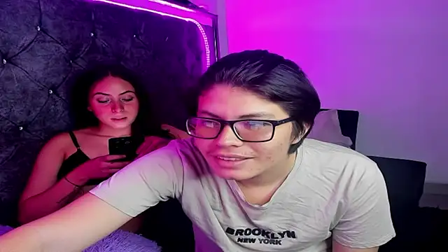 EmilyPacho  online show from November 28, 5:15 pm