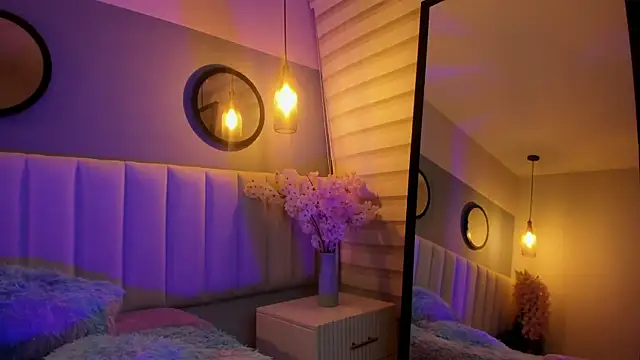 Snapshot of alice_lodge chatting on November 6, 3:18 am alice lodge online show from November 6, 3:18 am