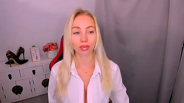 Snapshot of MargaritaRose chatting on July 5, 5:03 am MargaritaRose online show from July 5, 5:03 am