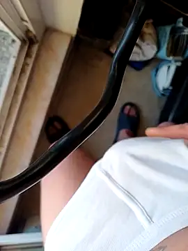 flo000031 online show from February 27, 4:07 pm