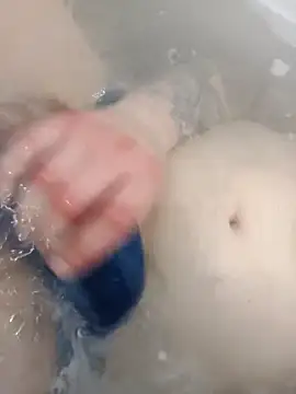 flo000031 online show from March 19, 11:58 am