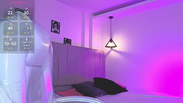 Snapshot of Miller_Vanessa_ chatting on October 8, 8:39 pm Miller Vanessa online show from October 8, 8:39 pm