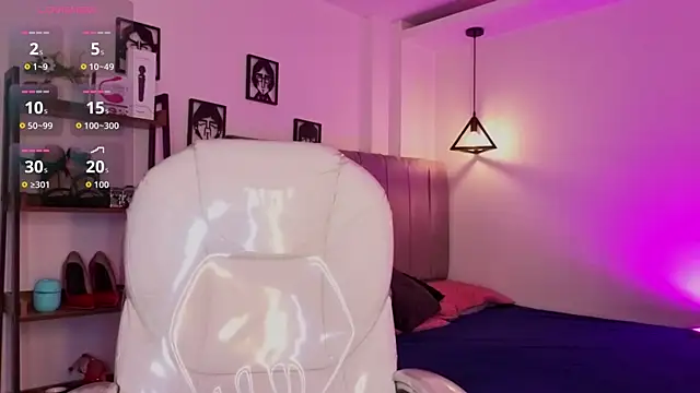 Snapshot of Miller_Vanessa_ chatting on November 3, 8:32 pm Miller Vanessa online show from November 3, 8:32 pm