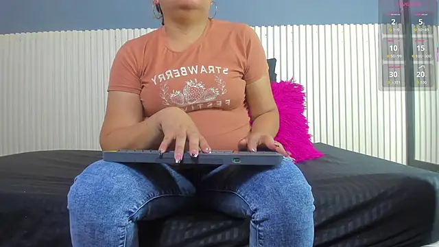 Snapshot of Aida-nicolle chatting on October 30, 9:55 am Aida-nicolle online show from October 30, 9:55 am