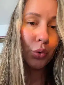 Snapshot of Mona_Plus chatting on February 25, 12:03 pm Mona Plus online show from February 25, 12:03 pm