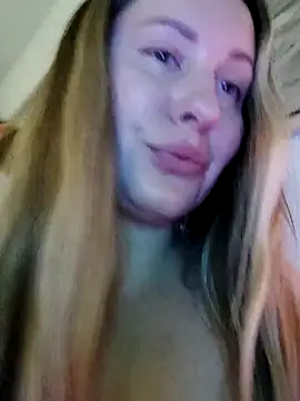 Snapshot of Mona_Plus chatting on March 17, 1:18 pm Mona Plus online show from March 17, 1:18 pm