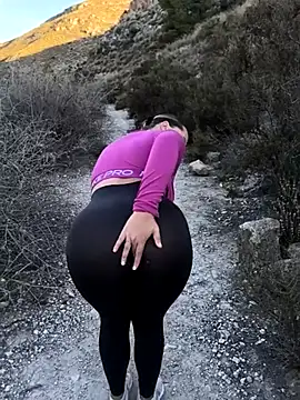 Snapshot of Mona_Plus chatting on September 13, 6:35 am Mona Plus online show from September 13, 6:35 am