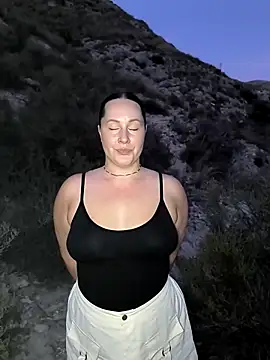 Snapshot of Mona_Plus chatting on September 13, 6:40 pm Mona Plus online show from September 13, 6:40 pm