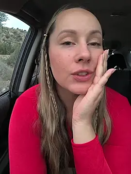 Snapshot of Mona_Plus chatting on December 21, 9:05 am Mona Plus online show from December 21, 9:05 am