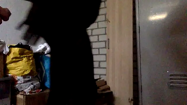 Snapshot of Bleueyez007 chatting on May 14, 10:22 am Bleueyez007 online show from May 14, 10:22 am