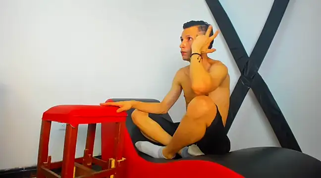 Isak Millan online show from February 13, 5:37 am