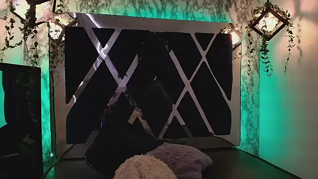 Snapshot of charlotte_bluee chatting on October 2, 6:59 pm charlotte bluee online show from October 2, 6:59 pm