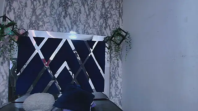 Snapshot of charlotte_bluee chatting on October 4, 6:50 pm charlotte bluee online show from October 4, 6:50 pm