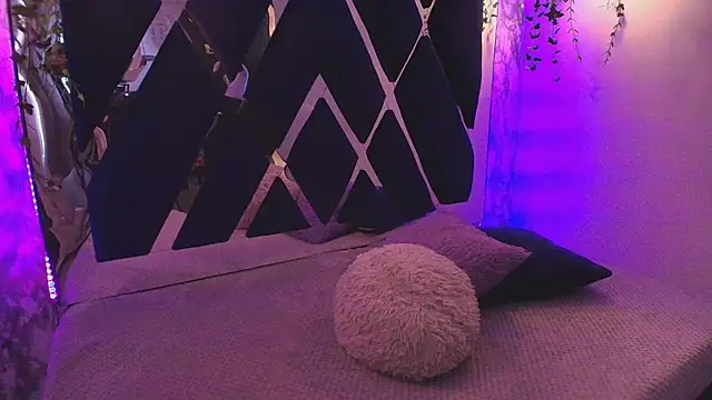 Snapshot of charlotte_bluee chatting on October 16, 6:31 pm charlotte bluee online show from October 16, 6:31 pm