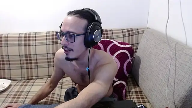 Snapshot of cholitohermoso chatting on June 24, 4:06 pm cholitohermoso online show from June 24, 4:06 pm