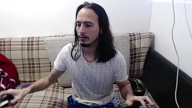 Snapshot of cholitohermoso chatting on June 28, 11:33 pm cholitohermoso online show from June 28, 11:33 pm
