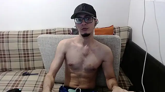 Snapshot of cholitohermoso chatting on July 1, 2:40 pm cholitohermoso online show from July 1, 2:40 pm