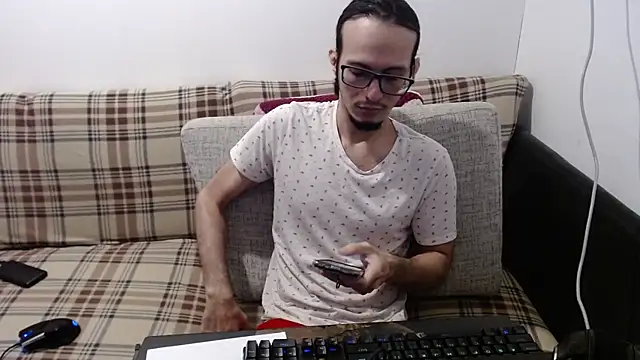 Snapshot of cholitohermoso chatting on July 11, 4:32 pm cholitohermoso online show from July 11, 4:32 pm