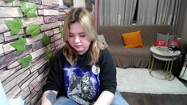 Snapshot of Finna_39 chatting on February 12, 7:56 pm Finna 39 online show from February 12, 7:56 pm