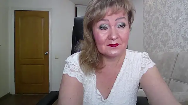 Snapshot of Victoria_secrets_ chatting on September 12, 11:43 am Victoria secrets online show from September 12, 11:43 am