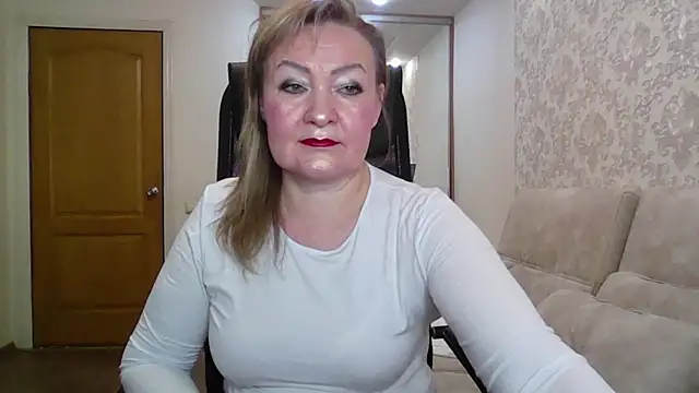 Victoria secrets  online show from November 11, 4:40 pm