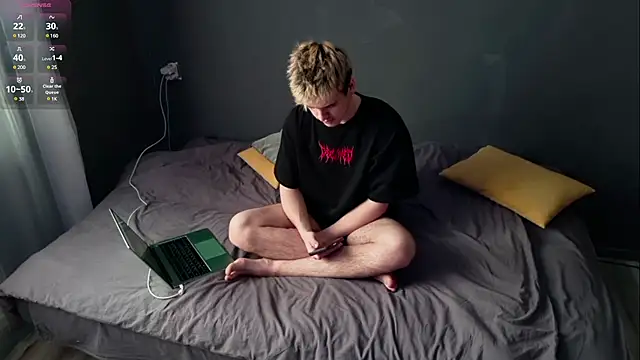 Snapshot of EdwinBlaze chatting on February 17, 3:25 am EdwinBlaze online show from February 17, 3:25 am