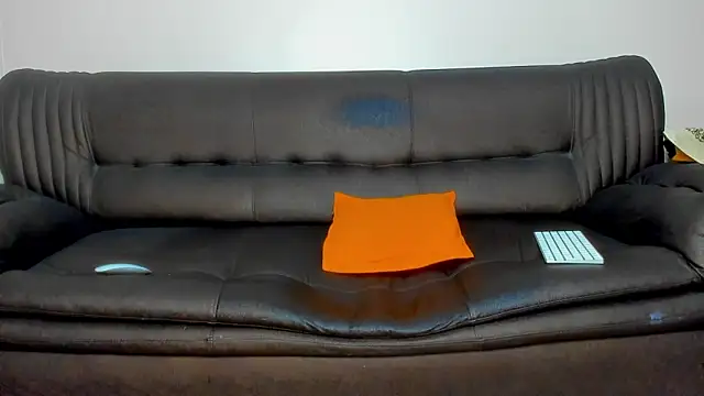 Snapshot of sexyhotmusclesforyou1 chatting on November 7, 5:35 pm sexyhotmusclesforyou1 online show from November 7, 5:35 pm