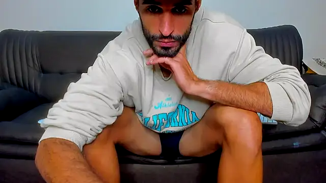 Snapshot of sexyhotmusclesforyou1 chatting on November 9, 10:24 am sexyhotmusclesforyou1 online show from November 9, 10:24 am