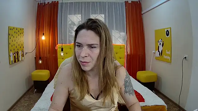 Snapshot of TessaDaybreak chatting on November 14, 8:13 am TessaDaybreak online show from November 14, 8:13 am