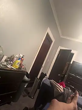 Snapshot of Slimlightrising chatting on February 12, 8:18 pm Slimlightrising online show from February 12, 8:18 pm