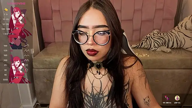 Snapshot of Anni_acker_b chatting on November 19, 3:17 am Anni acker b online show from November 19, 3:17 am