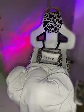  ivyginger online show from April 9, 4:34 am