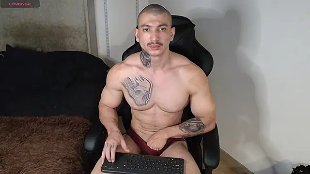 Snapshot of kevin_jef chatting on February 28, 1:58 am kevin jef online show from February 28, 1:58 am