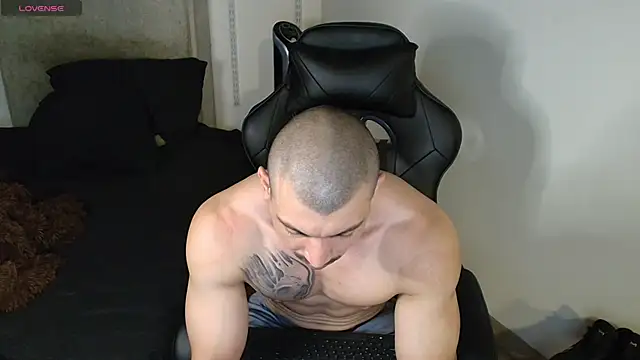 Snapshot of kevin_jef chatting on March 8, 10:24 pm kevin jef online show from March 8, 10:24 pm