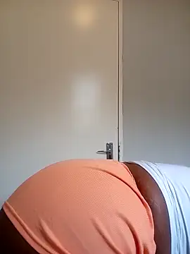 PinkMagic online show from April 13, 9:15 am