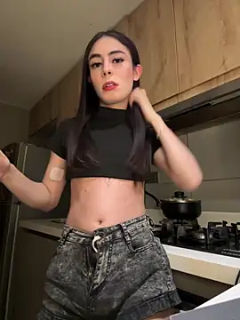 Snapshot of candycami19 chatting on March 10, 8:37 am candycami19 online show from March 10, 8:37 am