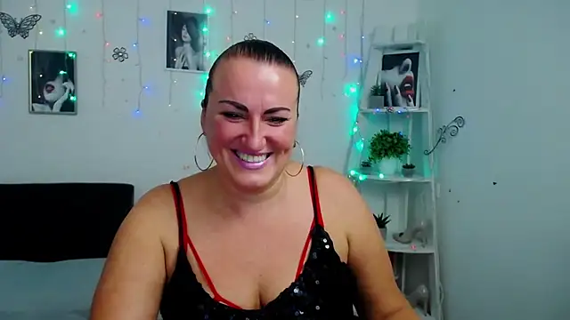 DianaMGG online show from October 14, 5:25 pm