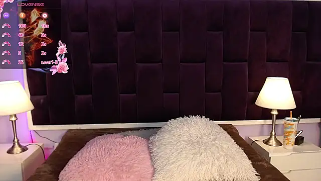 Azaahara  online show from April 11, 12:42 pm