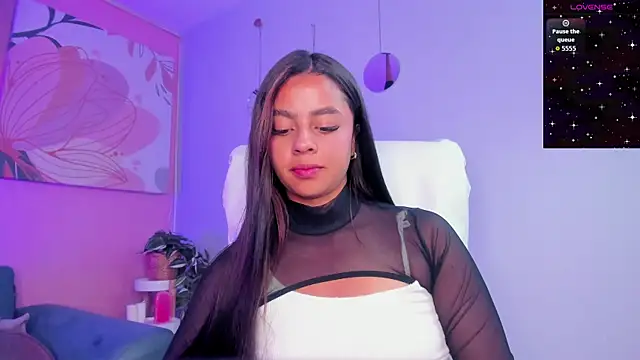 Snapshot of Bella_walker_ chatting on September 11, 8:31 pm Bella walker online show from September 11, 8:31 pm