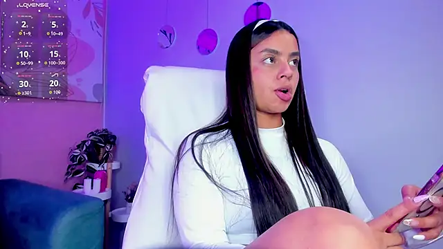 Snapshot of Bella_walker_ chatting on September 30, 8:14 pm Bella walker online show from September 30, 8:14 pm