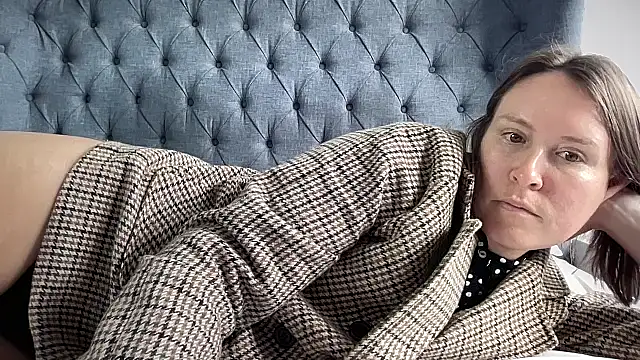 eatmypie69 online show from September 15, 9:20 am