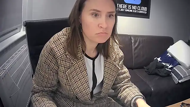 eatmypie69 online show from February 26, 9:25 pm