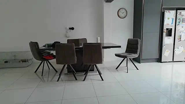 eatmypie69 online show from June 18, 9:09 am
